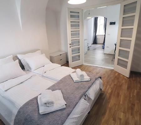 Apartman Tina Нови Сад Екстериор снимка