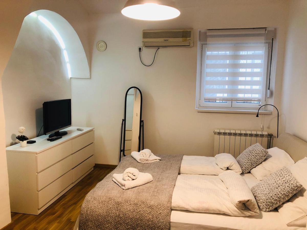 Apartman Tina Нови Сад Екстериор снимка